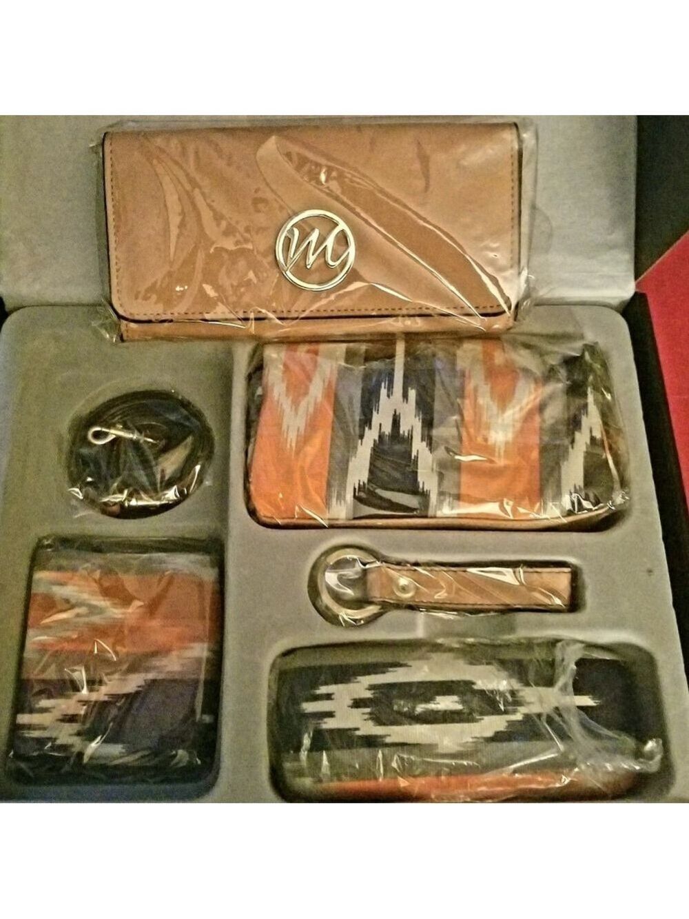 WOMENS GIFT BOX SET CORAL BLACK